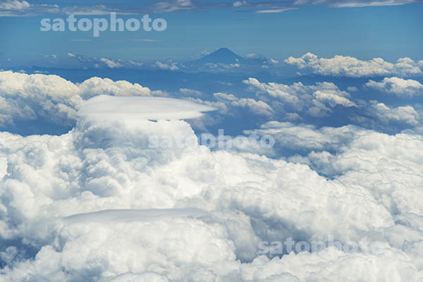 28FDAより夏雲と富士山.jpg